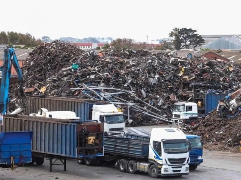 Vận Chuyển và Thu Gom Phế Liệu